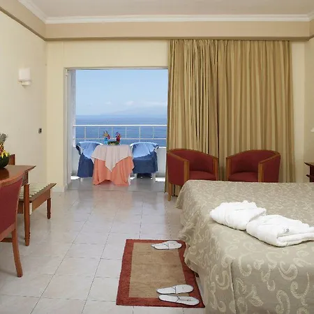 Stil Gigantes - Only Adults 4*